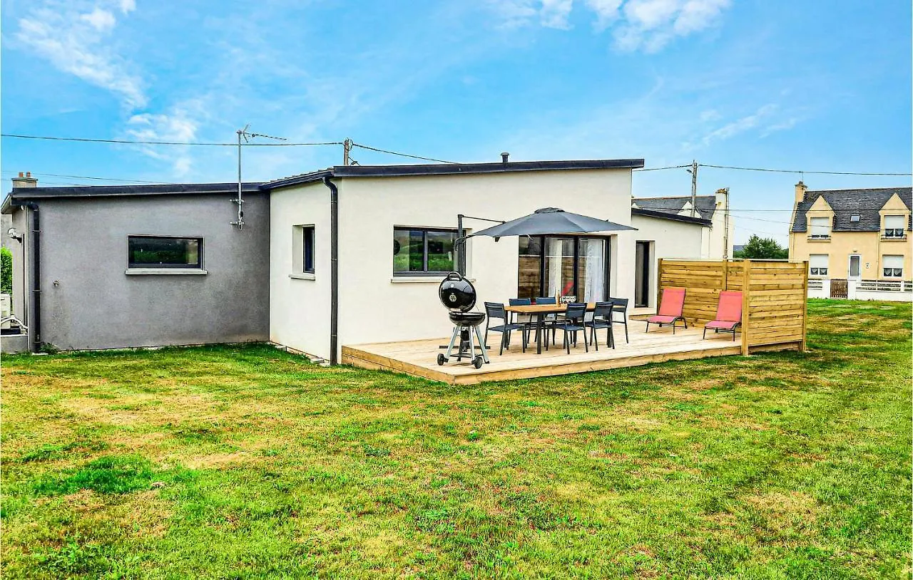 Holiday home 3 Bedroom Awesome Home In Plouguerneau France