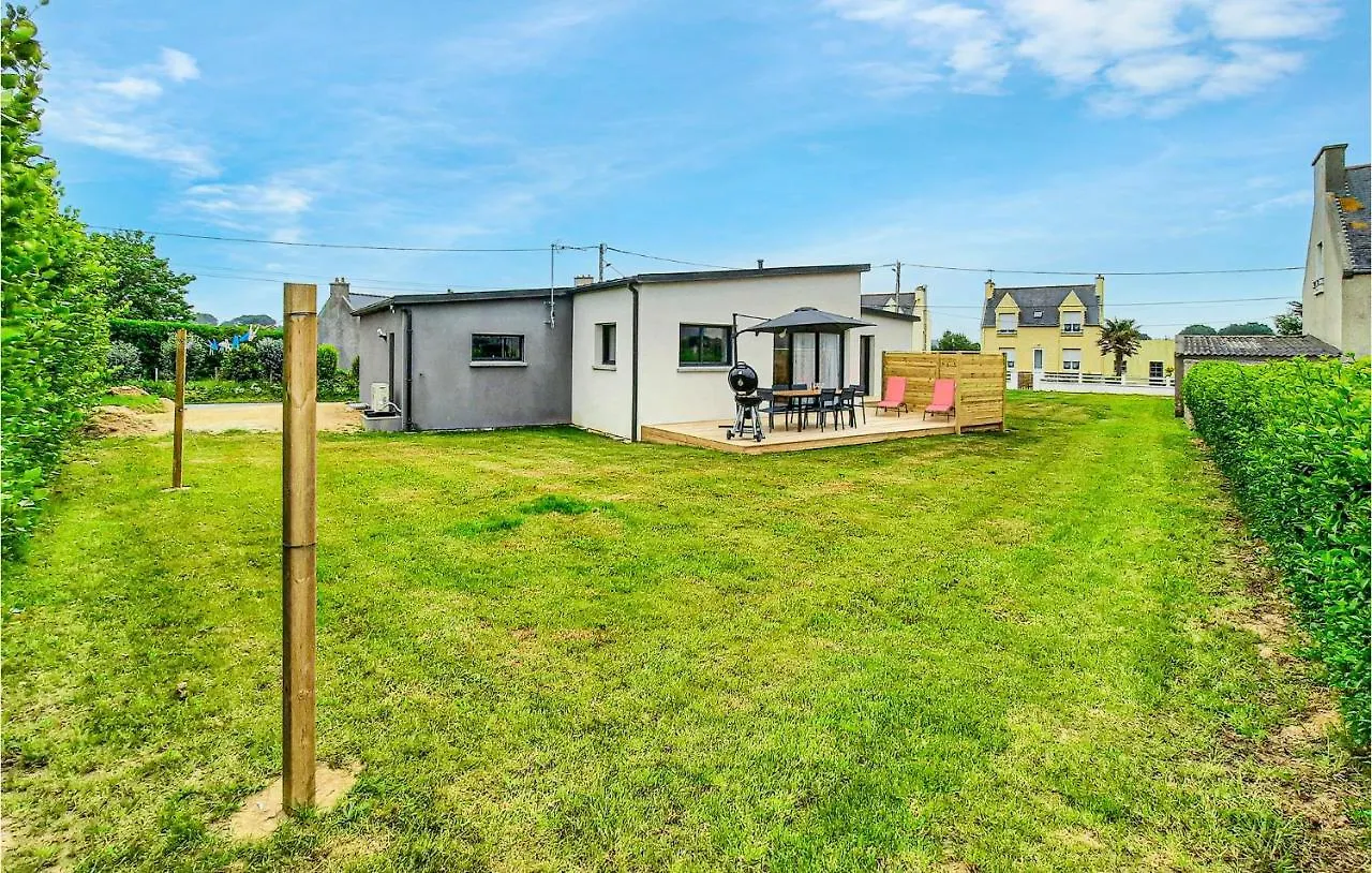 Holiday home 3 Bedroom Awesome Home In Plouguerneau